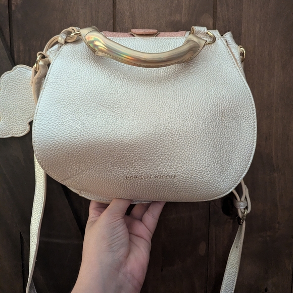 Danielle Nicole Mrs. Pots Crossbody - Picture 4 of 7